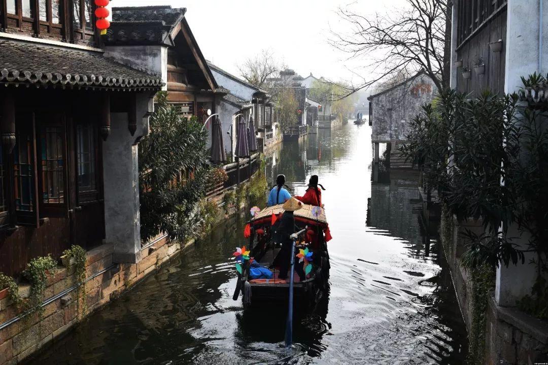 打造“三个课堂”、实现“三个结合”