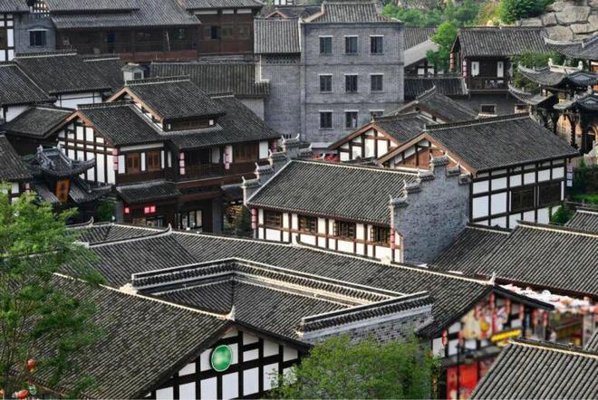 走好新时代党的群众路线——孙吴县委副书记 政府县长刘淼群